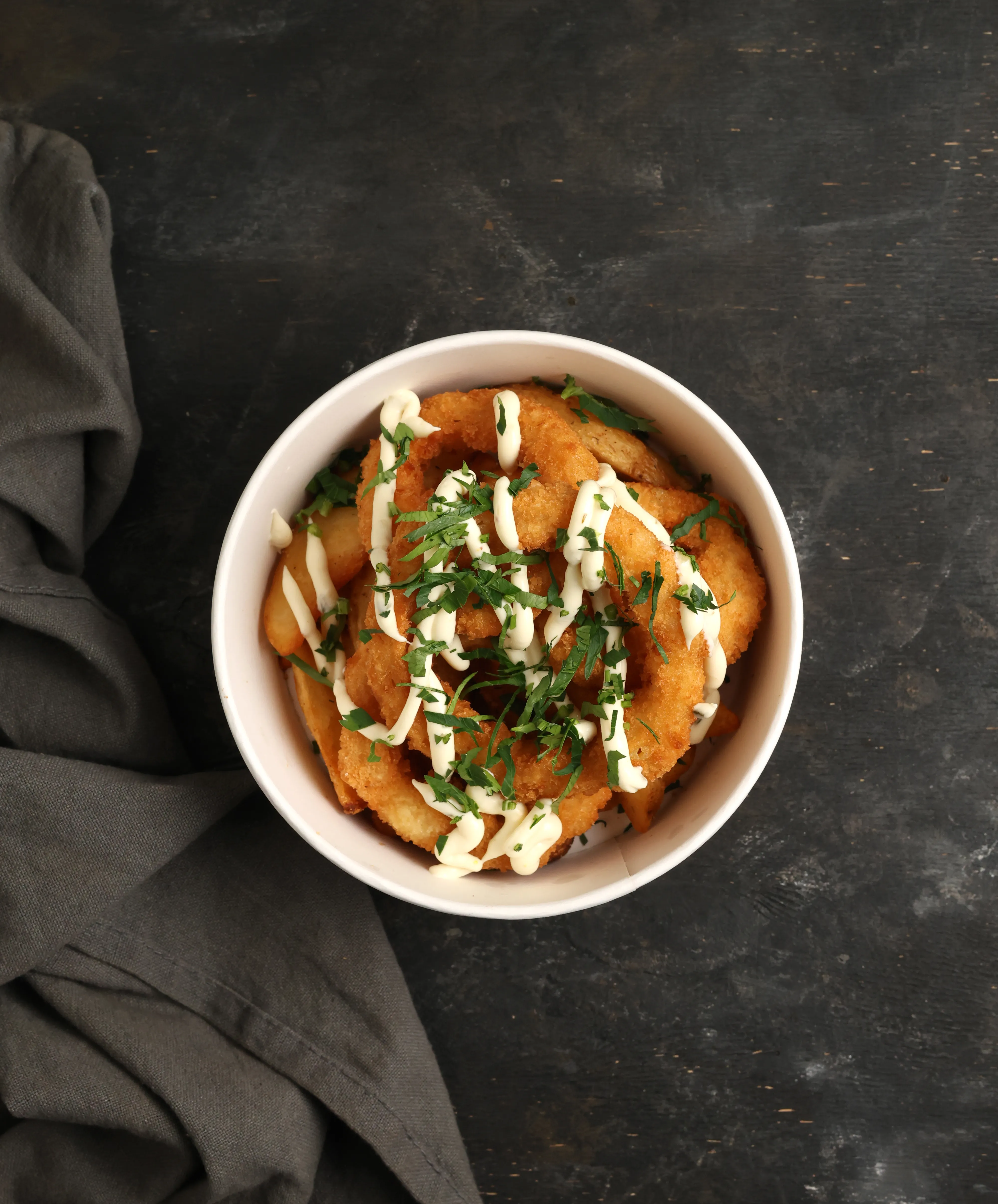 BOX-with-rustic-potatoes-and-onion-rings